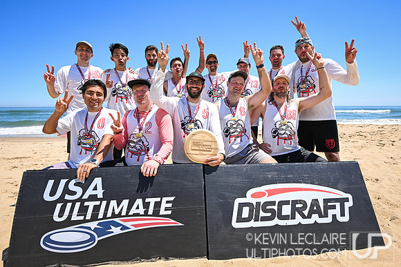 Ducks 2nd Place Team Photo - 2026 USA Ultimate Beach Championshi