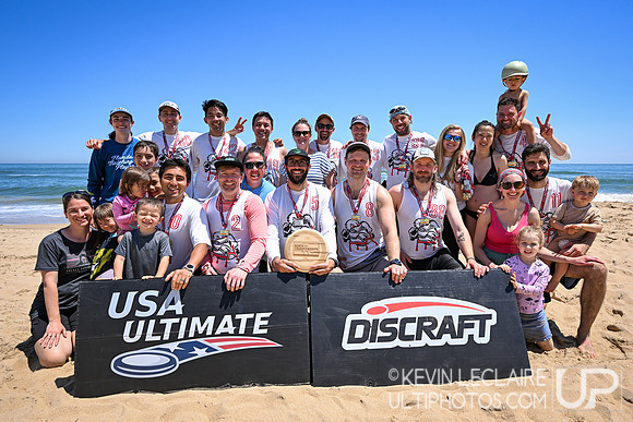 Ducks 2nd Place Team Photo - 2026 USA Ultimate Beach Championshi