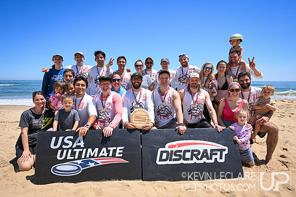 Ducks 2nd Place Team Photo - 2026 USA Ultimate Beach Championshi