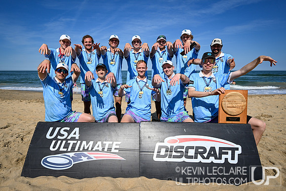 Men of War (MeOW) Men's Champions Team Photo - 2026 USA Ultimate
