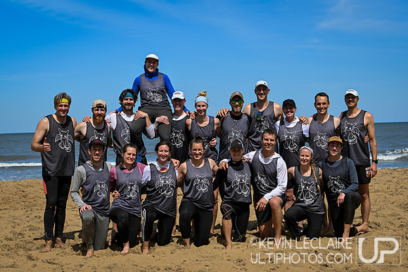 Riders of Berk Team Photo - Saturday - 2025 Beach Championships