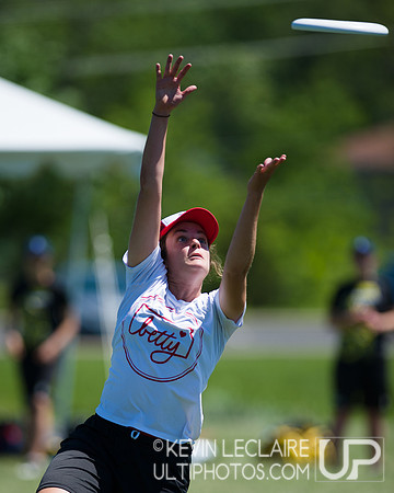 2014 USAU D-I College Champs Friday Round 4 Action