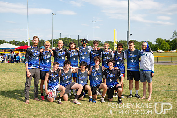 South Lakes Seahucks Team Photo