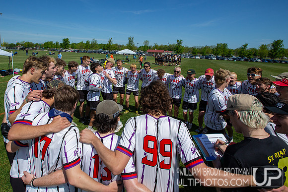 Day 1 at the  2026 USAU D-III College Championships