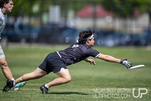 Day 1 at the  2026 USAU D-III College Championships