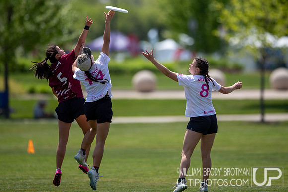 Day 1 at the  2026 USAU D-III College Championships