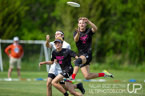 Day 1 at the 2026 USAU D-III College Championships
