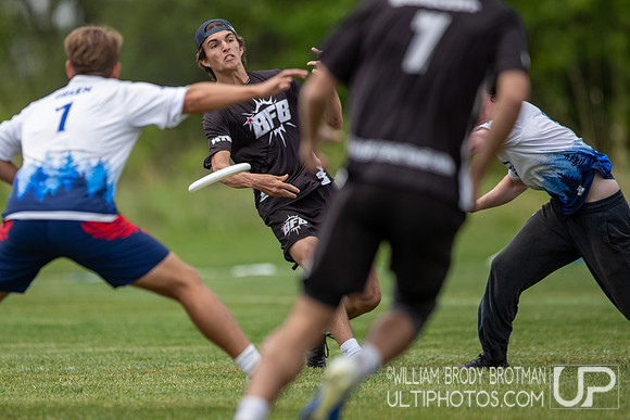 Day 2 at the 2026 USAU D-III College Championships