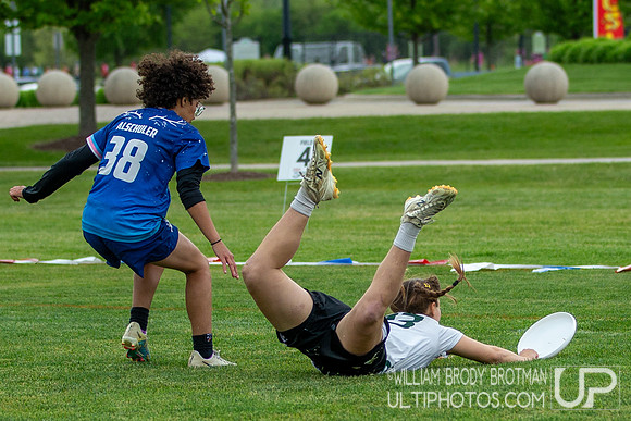 Day 2 at the 2026 USAU D-III College Championships
