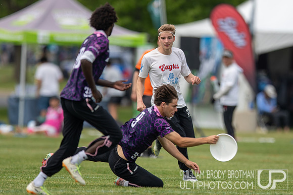 Day 2 at the 2026 USAU D-III College Championships