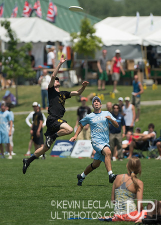 2012 USAU D-I College Championships Saturday Action
