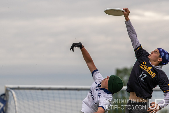 Day 1 at the 2026 USAU D-I College Championships