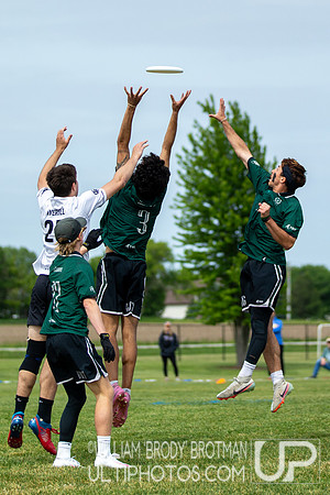 Day 1 at the 2026 USAU D-I College Championships