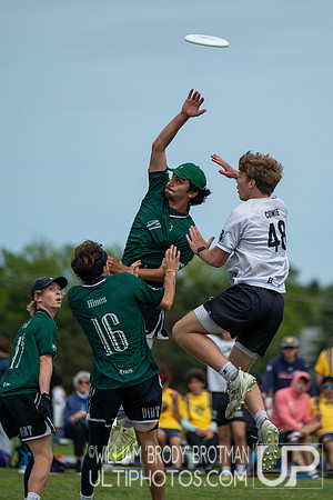 Day 1 at the 2026 USAU D-I College Championships