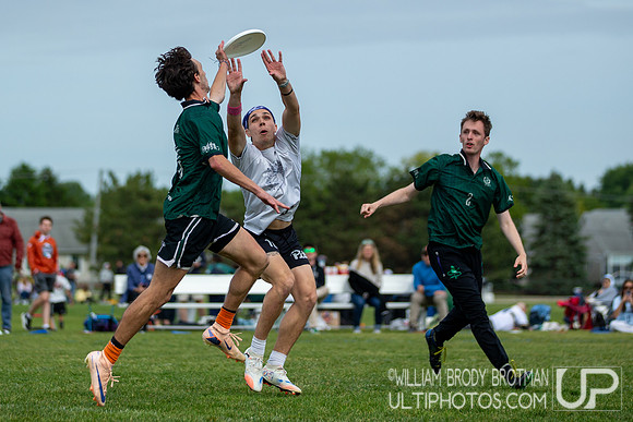 Day 1 at the 2026 USAU D-I College Championships