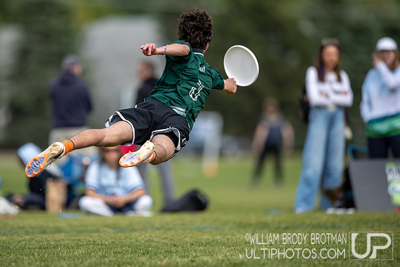 Day 1 at the 2026 USAU D-I College Championships