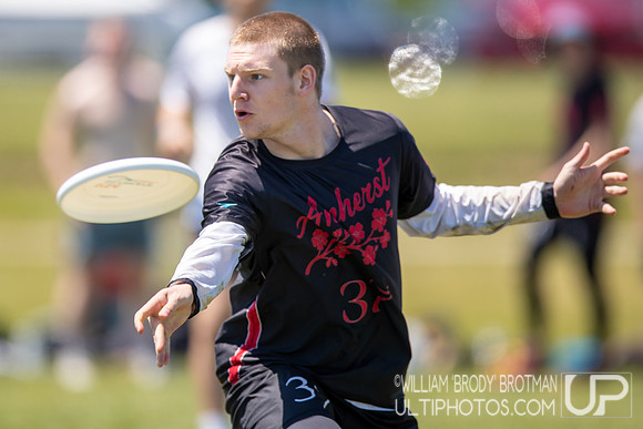 Day 2 at the 2026 USAU D-I College Championships