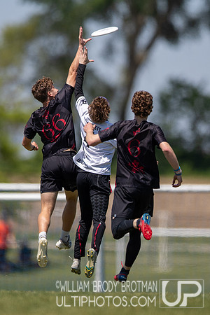 Day 2 at the 2026 USAU D-I College Championships