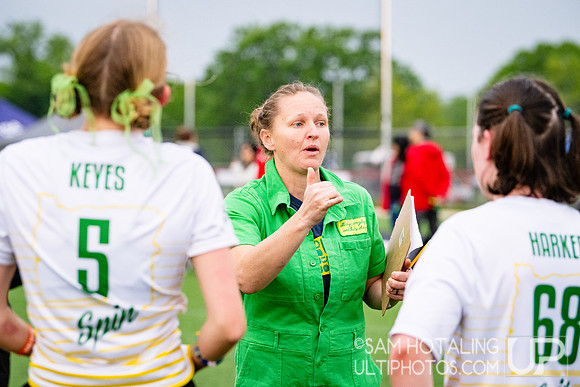 Women’s pool play at USAU DI College Championships