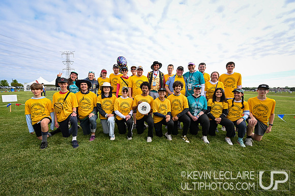 Volunteers Group Photo - 2026 D1 College Championships