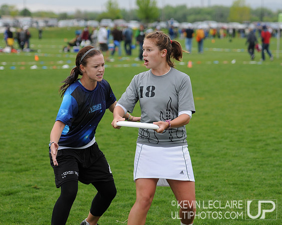 Sunday 8:30am Quarterfinals Round Action -- 2011 USAU College Championships