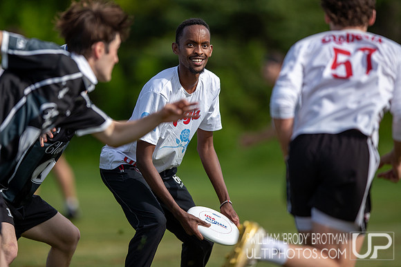 Day 1 at the 2026 USAU D-III College Championships