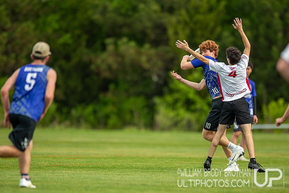 Day 1 at the 2026 USAU D-III College Championships