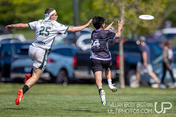 Day 1 at the 2026 USAU D-III College Championships