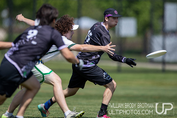 Day 1 at the 2026 USAU D-III College Championships