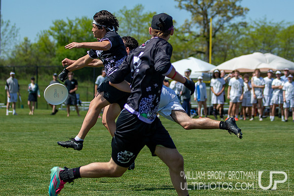 Day 1 at the 2026 USAU D-III College Championships