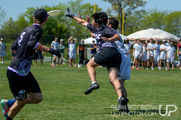 Day 1 at the 2026 USAU D-III College Championships