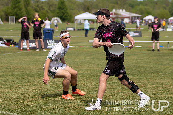 Day 1 at the 2026 USAU D-III College Championships