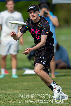 Day 1 at the 2026 USAU D-III College Championships
