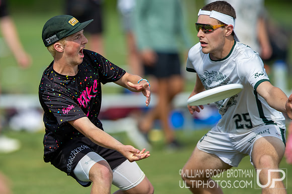 Day 1 at the 2026 USAU D-III College Championships