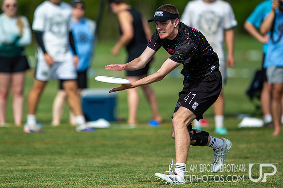 Day 1 at the 2026 USAU D-III College Championships