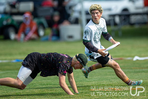 Day 1 at the 2026 USAU D-III College Championships