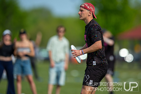 Day 1 at the 2026 USAU D-III College Championships
