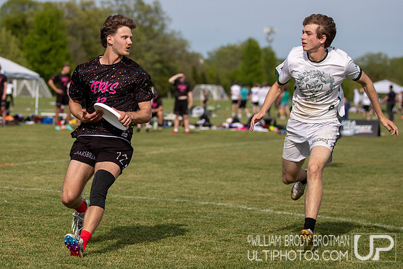Day 1 at the 2026 USAU D-III College Championships
