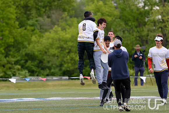 Day 1 at the 2026 USAU D-I College Championships