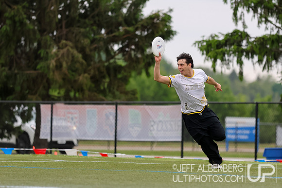 Day 1 at the 2026 USAU D-I College Championships