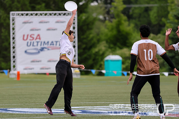 Day 1 at the 2026 USAU D-I College Championships