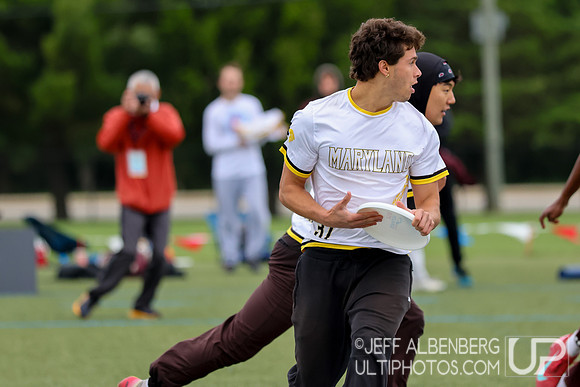 Day 1 at the 2026 USAU D-I College Championships