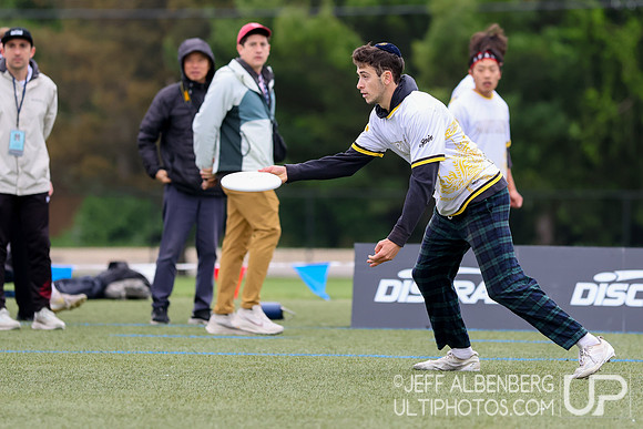 Day 1 at the 2026 USAU D-I College Championships