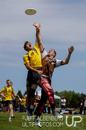 Day 1 at the 2026 USAU D-I College Championships