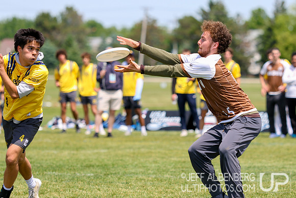 Day 1 at the 2026 USAU D-I College Championships