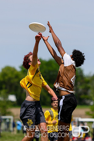 Day 1 at the 2026 USAU D-I College Championships