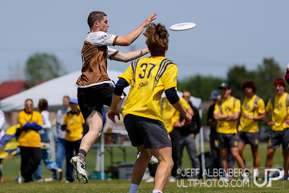 Day 1 at the 2026 USAU D-I College Championships
