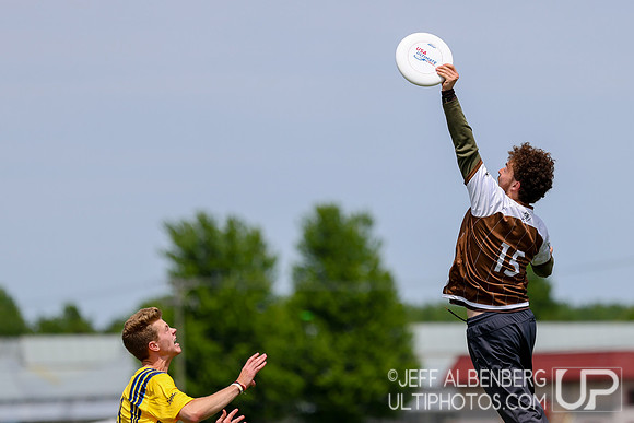 Day 1 at the 2026 USAU D-I College Championships