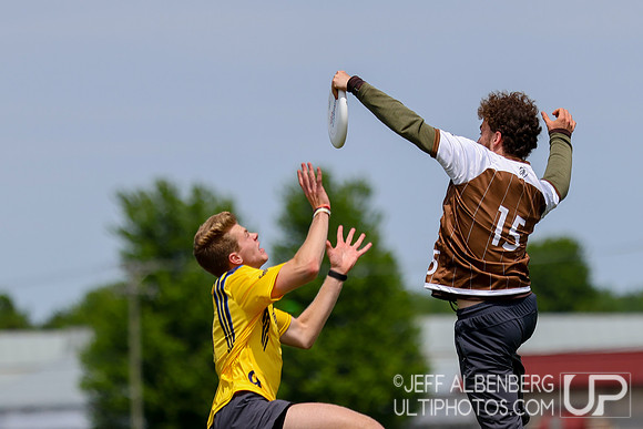 Day 1 at the 2026 USAU D-I College Championships