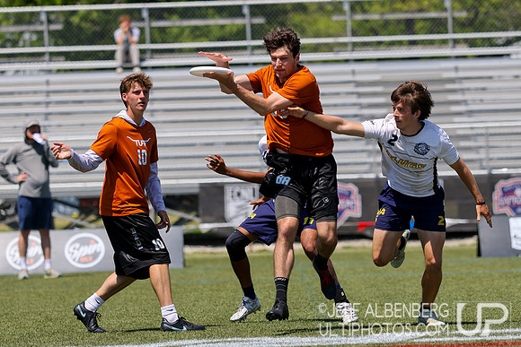 Day 2 at the 2026 USAU D-I College Championships